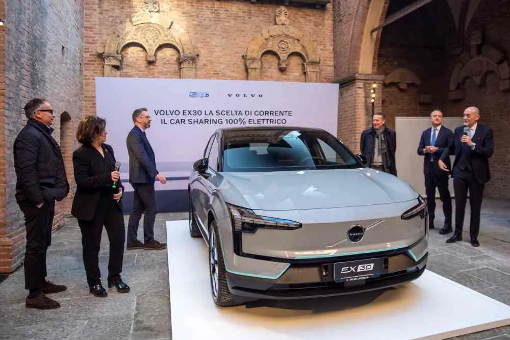 Bologna: da Volvo 300 EX30 full electric al car sharing