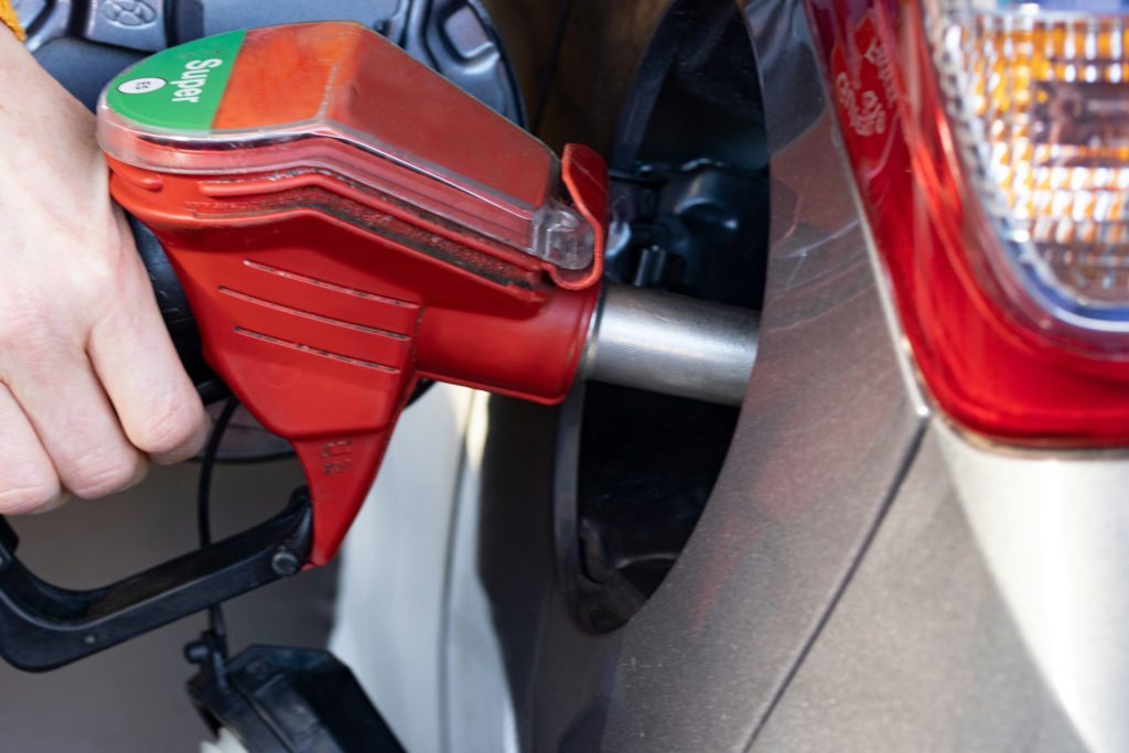 In Italia nel '23: 70,9 miliardi in benzina e Diesel, 38,1 al Fisco