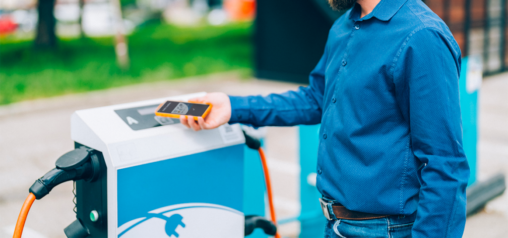 Colonnine elettriche: crescono, ma occorre velocizzare le procedure