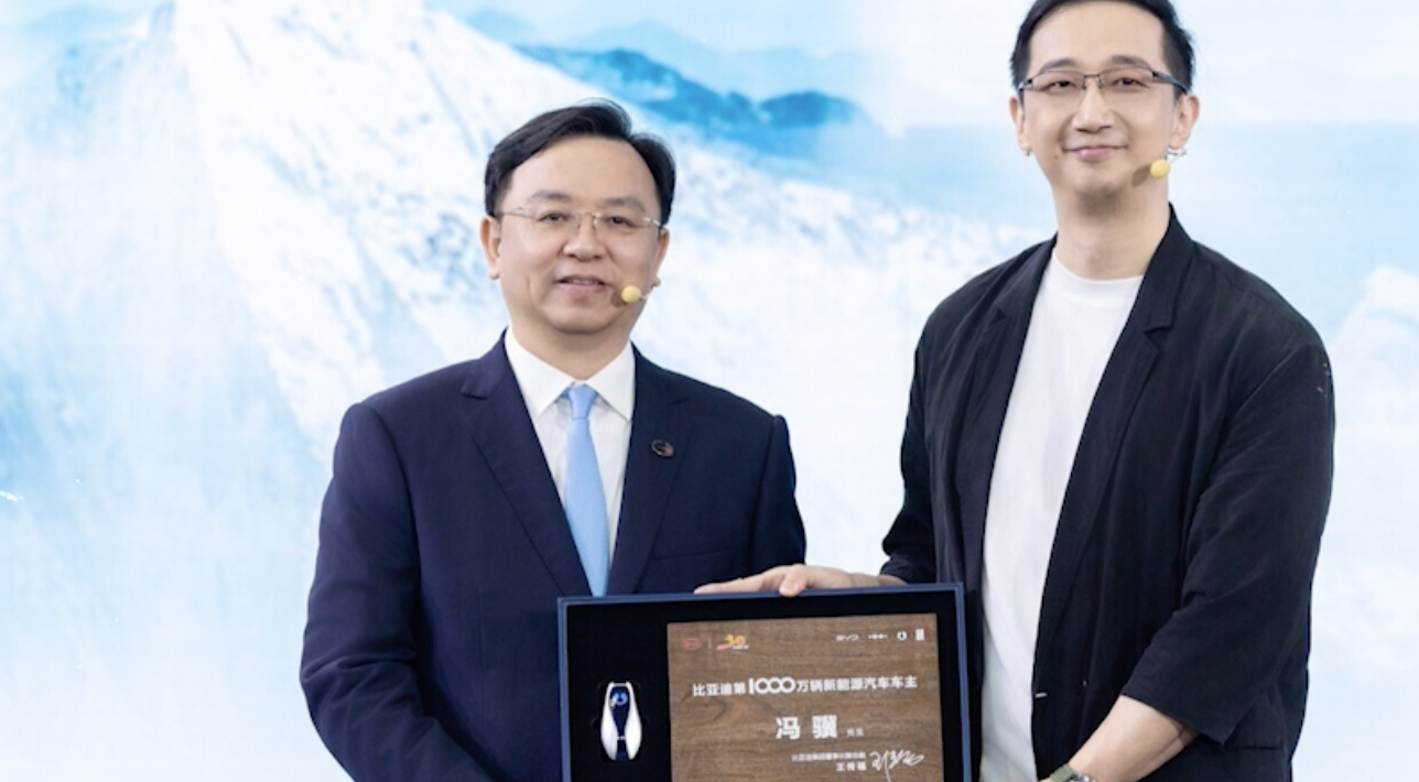 A tu per tu con Massimo Ghenzer: Automotive World "scansiona" Wuang Chuanfu (BYD)