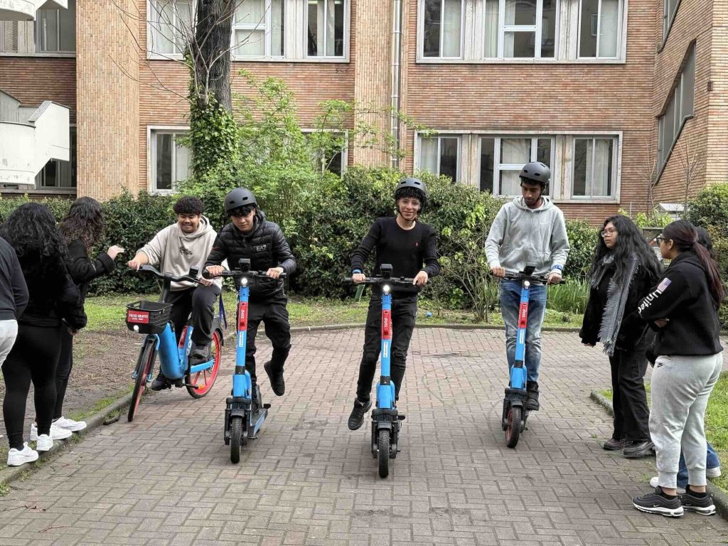 Guida sicura di monopattini elettrici: iniziativa di Fondazione Unipolis e Dott a Milano