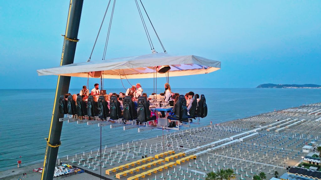 Dinner in the Sky a Imola