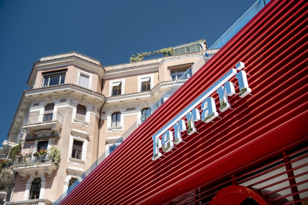 Ferrari: parte da Roma (Samocar) la nuova Corporate Identity
