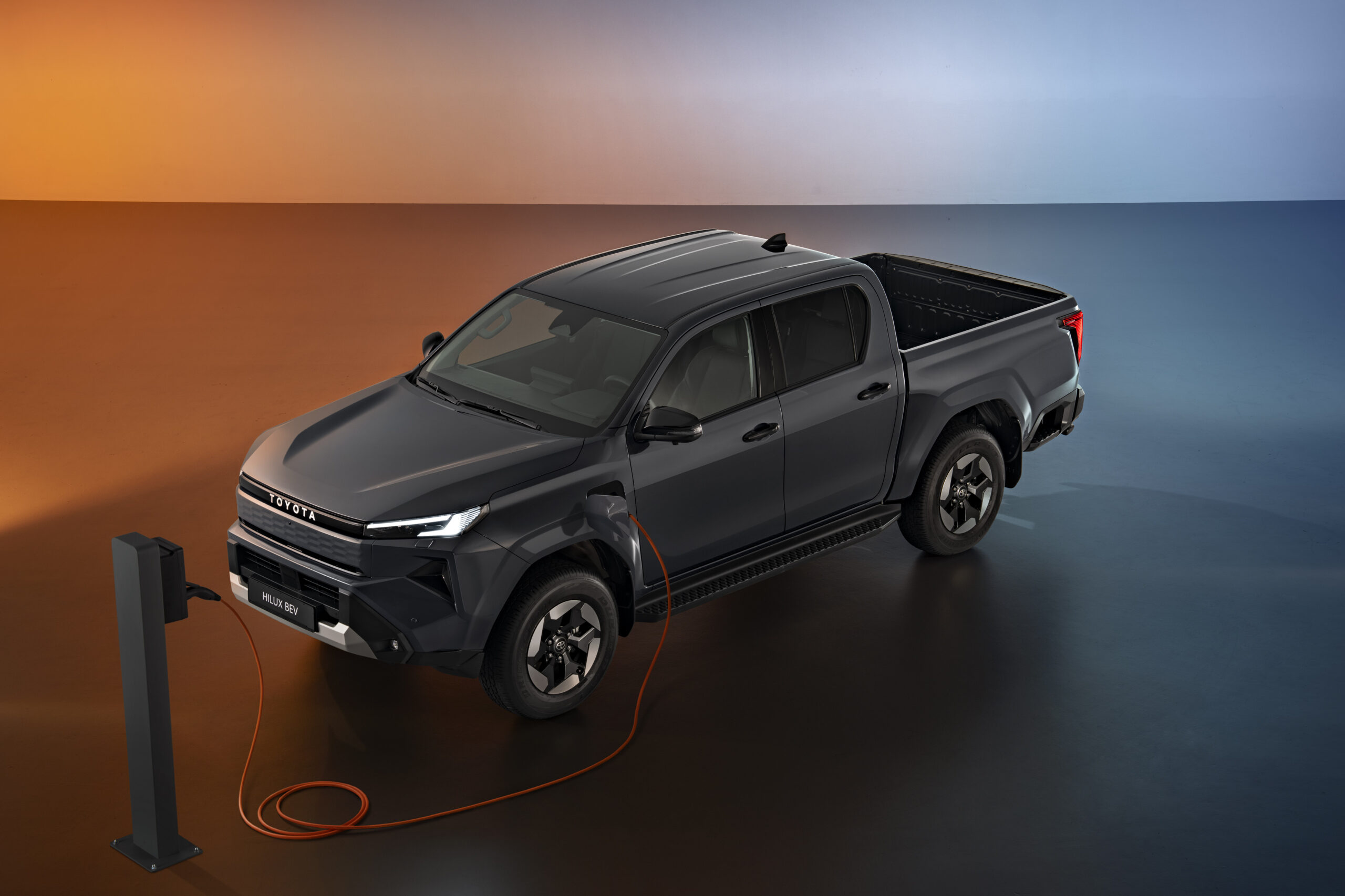 Toyota Hilux diventa elettrico: la svolta green del pick-up