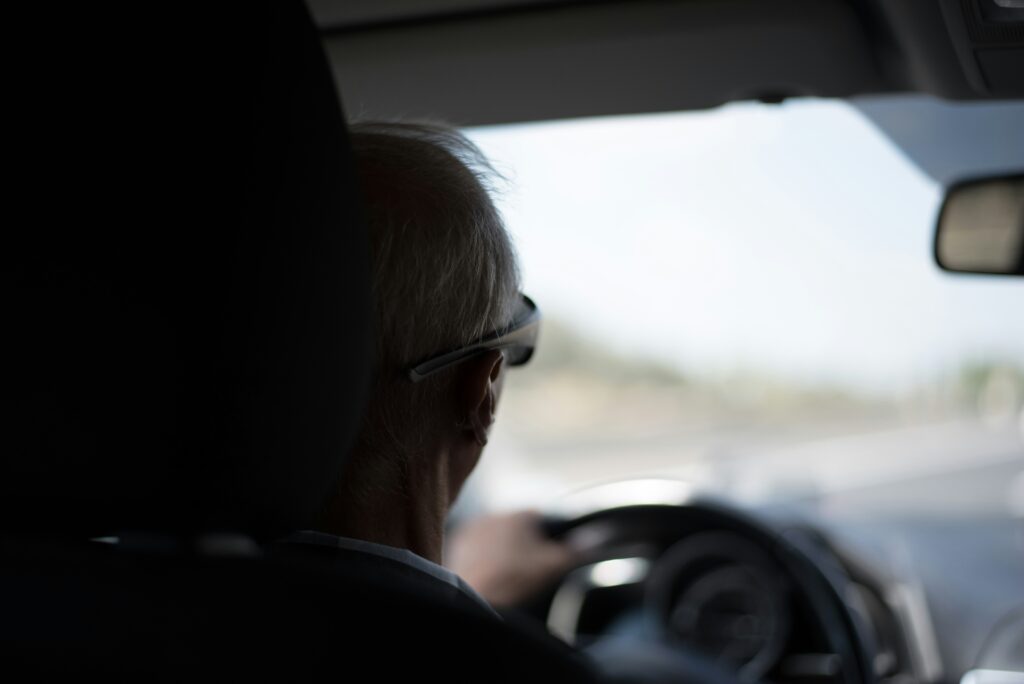 Auto: quasi 1 milione di over 80 al volante