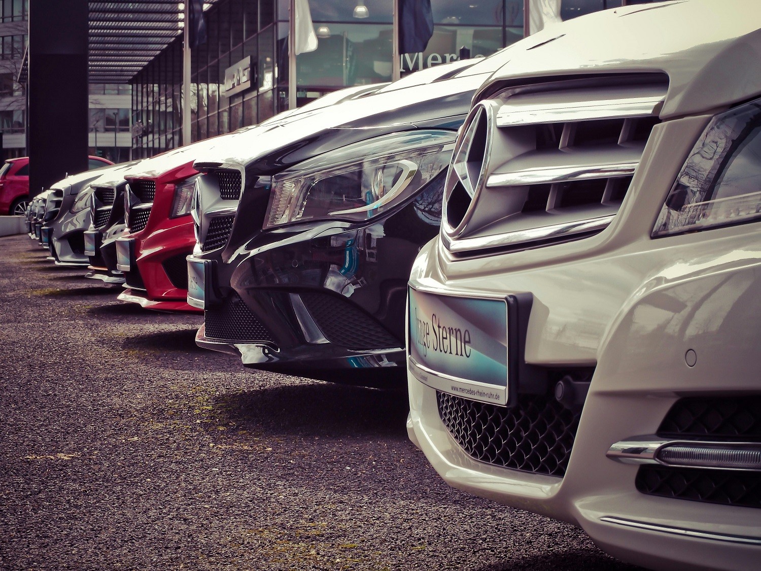 Auto usate, italiani più affezionati al volante