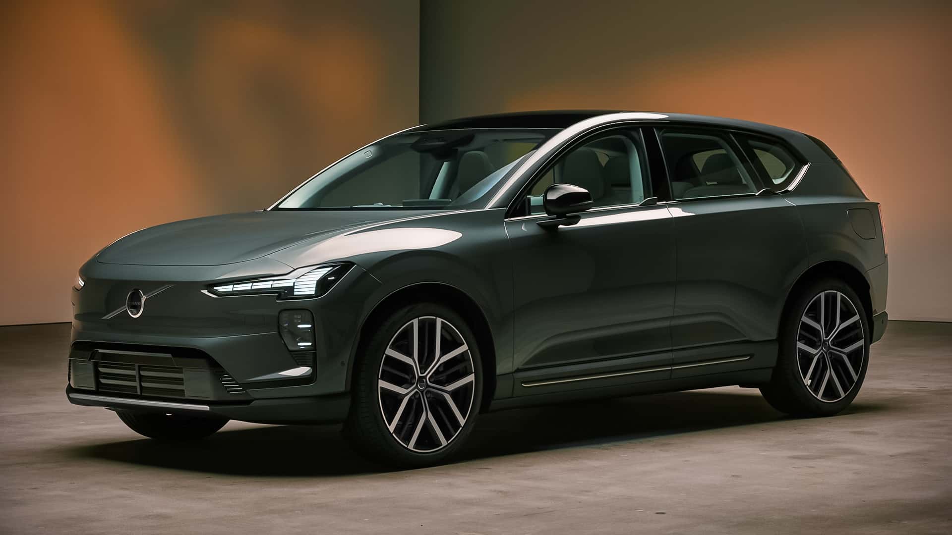 Volvo EX60: alimentazione elettrica e tecnologia avanzata per il nuovo SUV