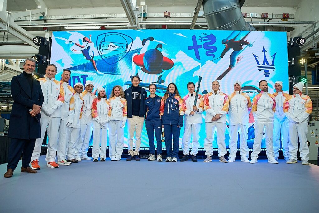 Milano-Cortina 2026: la Fiamma olimpica fa tappa a Mirafiori