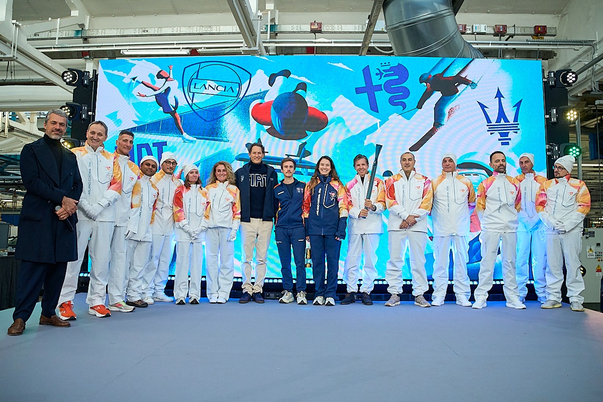 Milano-Cortina 2026: la Fiamma olimpica fa tappa a Mirafiori