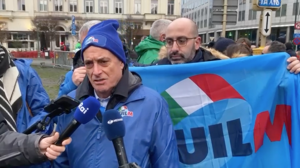 Auto e norme UE capestro: sindacati in piazza a Bruxelles