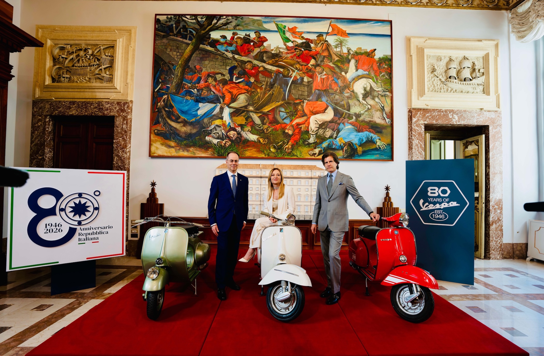 Gli 80 anni della Vespa: il mito celebrato anche dal premier Meloni