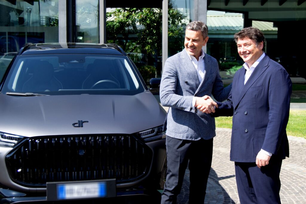 Costacurta, auguri per i 60 anni: per lui una DR 6 Super Hybrid