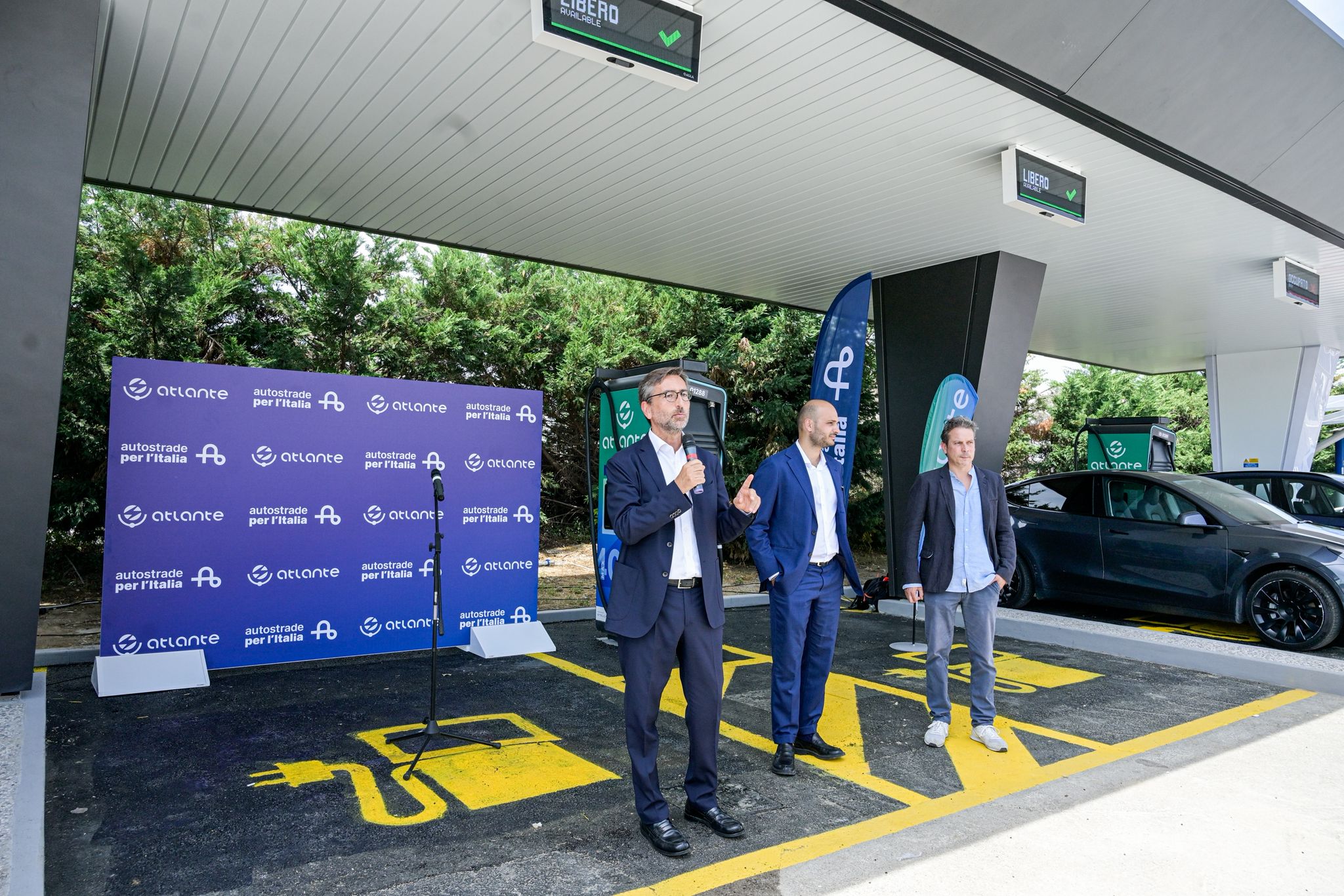 Mobilità elettrica: nuove stazioni ultra-fast Atlante sulla rete di Autostrade