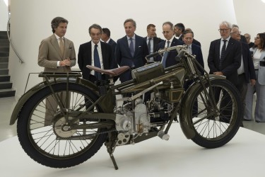 Moto Guzzi, la fabbrica del futuro nasce dove tutto iniziò
